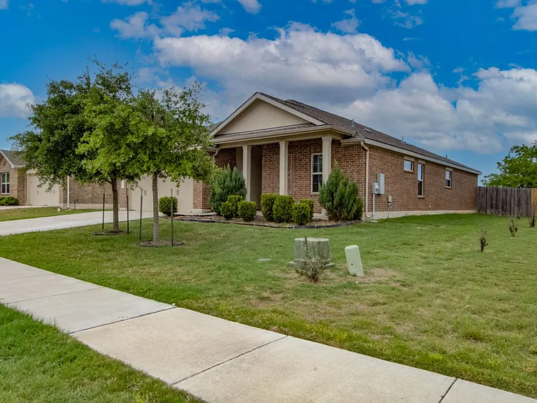809 Tabernash Dr — Photo 3