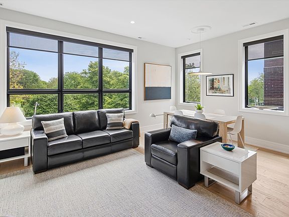 5th image of 4020 N California Ave #3