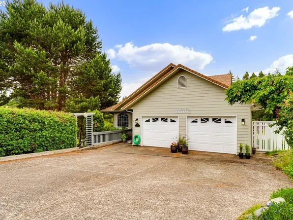 36 Ocean Dunes Dr, Florence, OR 97439