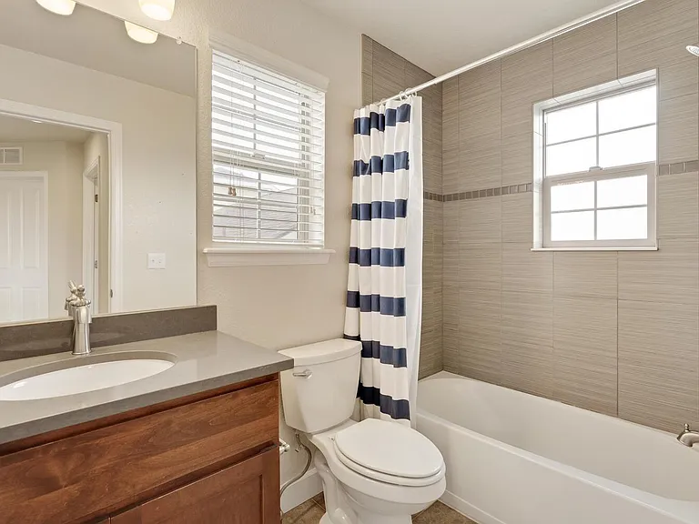 3230 Spruce St — Photo 22