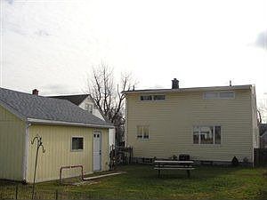5th image of 130 Park Edge Dr