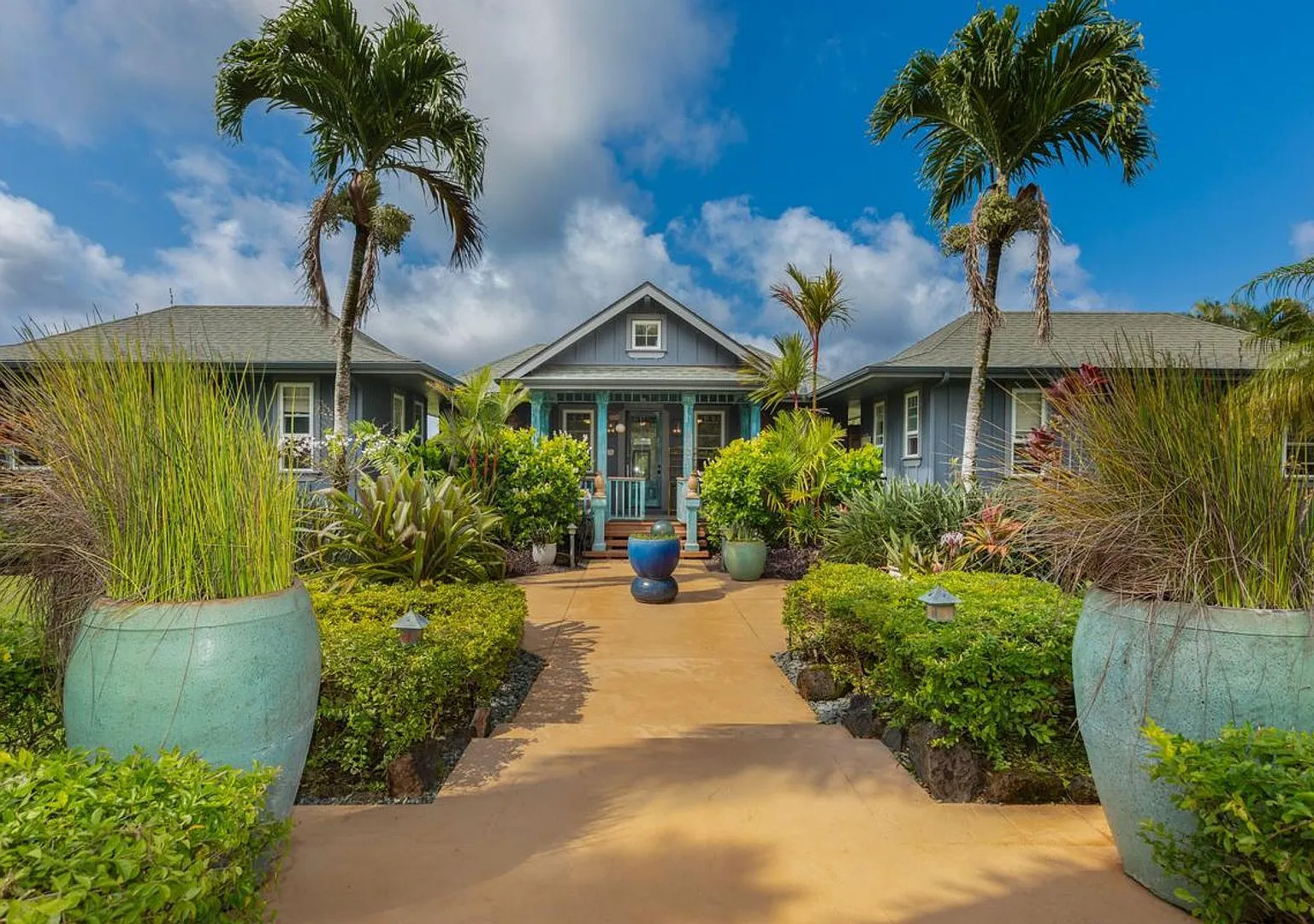 Private North Shore Oasis: Unique Pod-Style Estate with Zero-Edge Pool & Ocean View — Photo 2