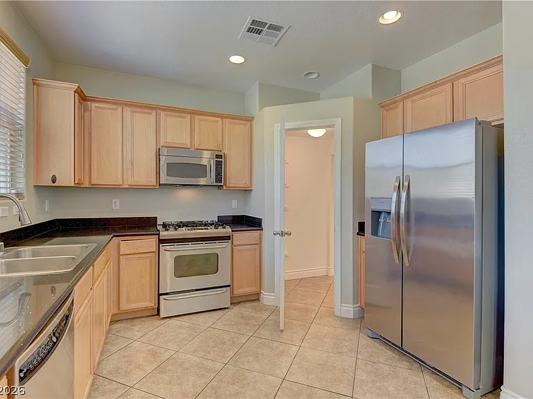 8732 Salvestrin Point Ave — Photo 6