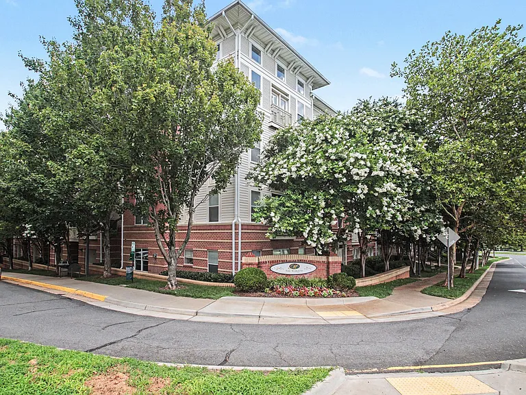 9490 Virginia Center Blvd #327 — Photo 3