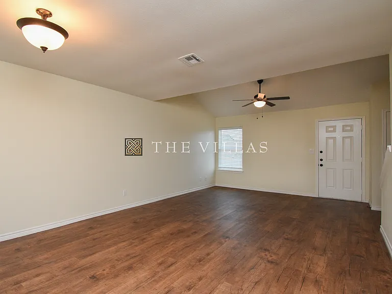 The Villas Apartments — Photo 25