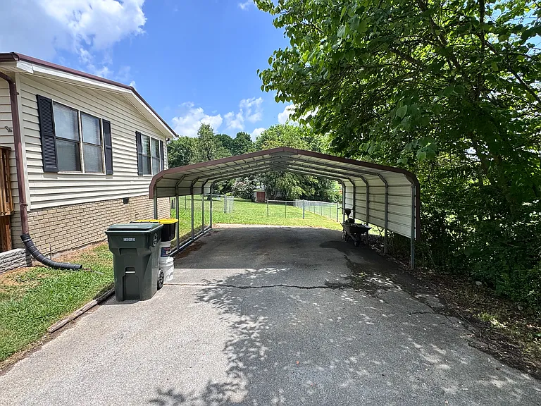 122 Lester Heights Rd — Photo 2