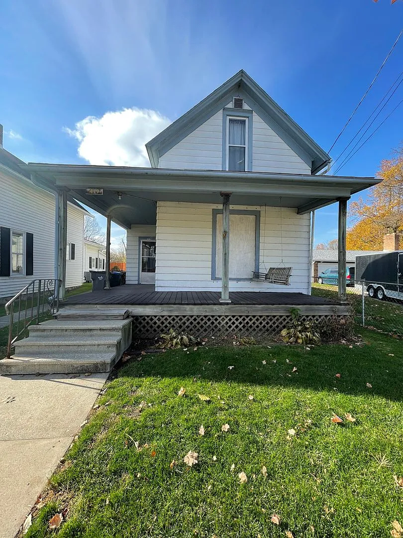 419 1/2 N First — Photo 1