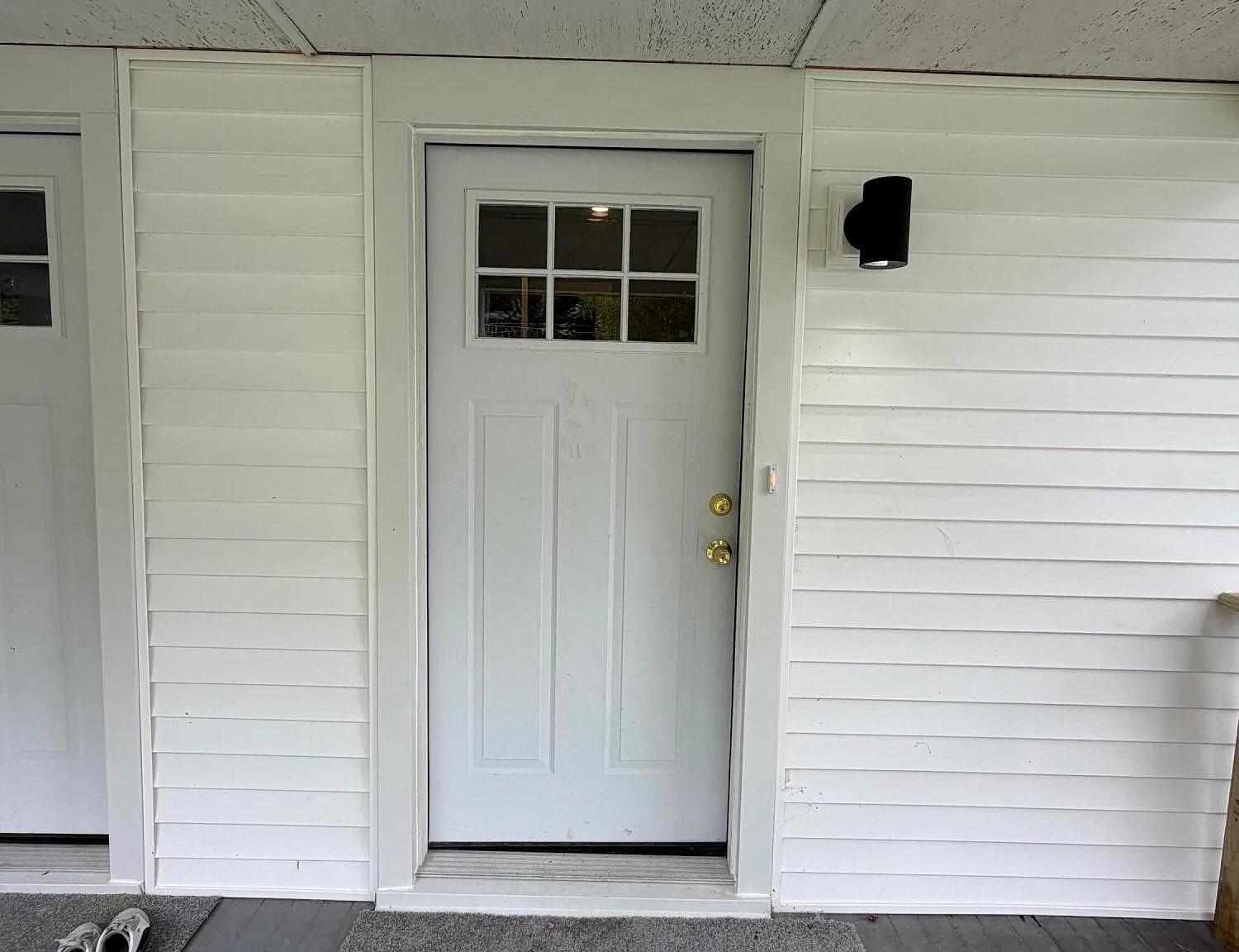 2 bed, 1.0 bath, 1240 sqft, $2,200 — Photo 2