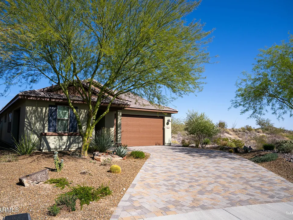 3231 Huckleberry Way