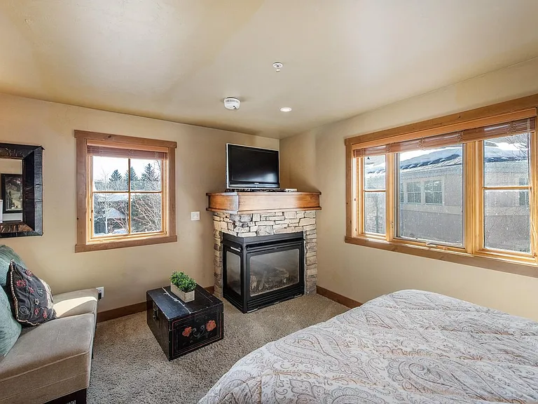 2260 Park Ave #17 — Photo 3