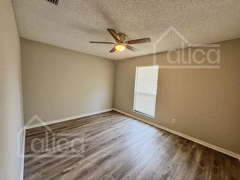1959 Sussex Dr N — Photo 27