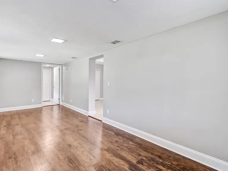 5761 Lake Lucina Dr S — Photo 22