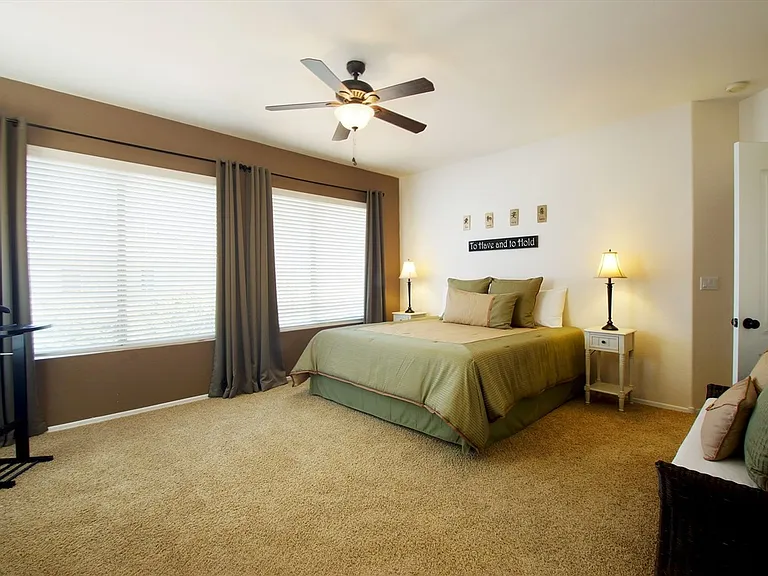239 W Desert Ave — Photo 35