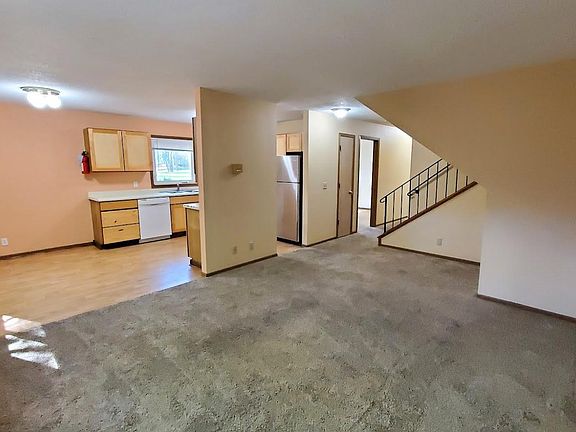 3rd image of 800 9th Ave SE