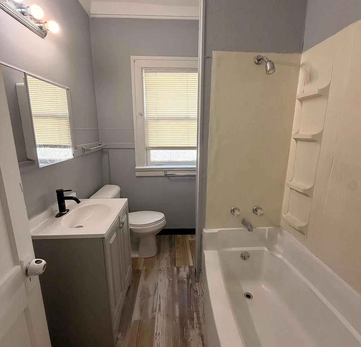 2 bed, 1200 sqft, $950 — Photo 2