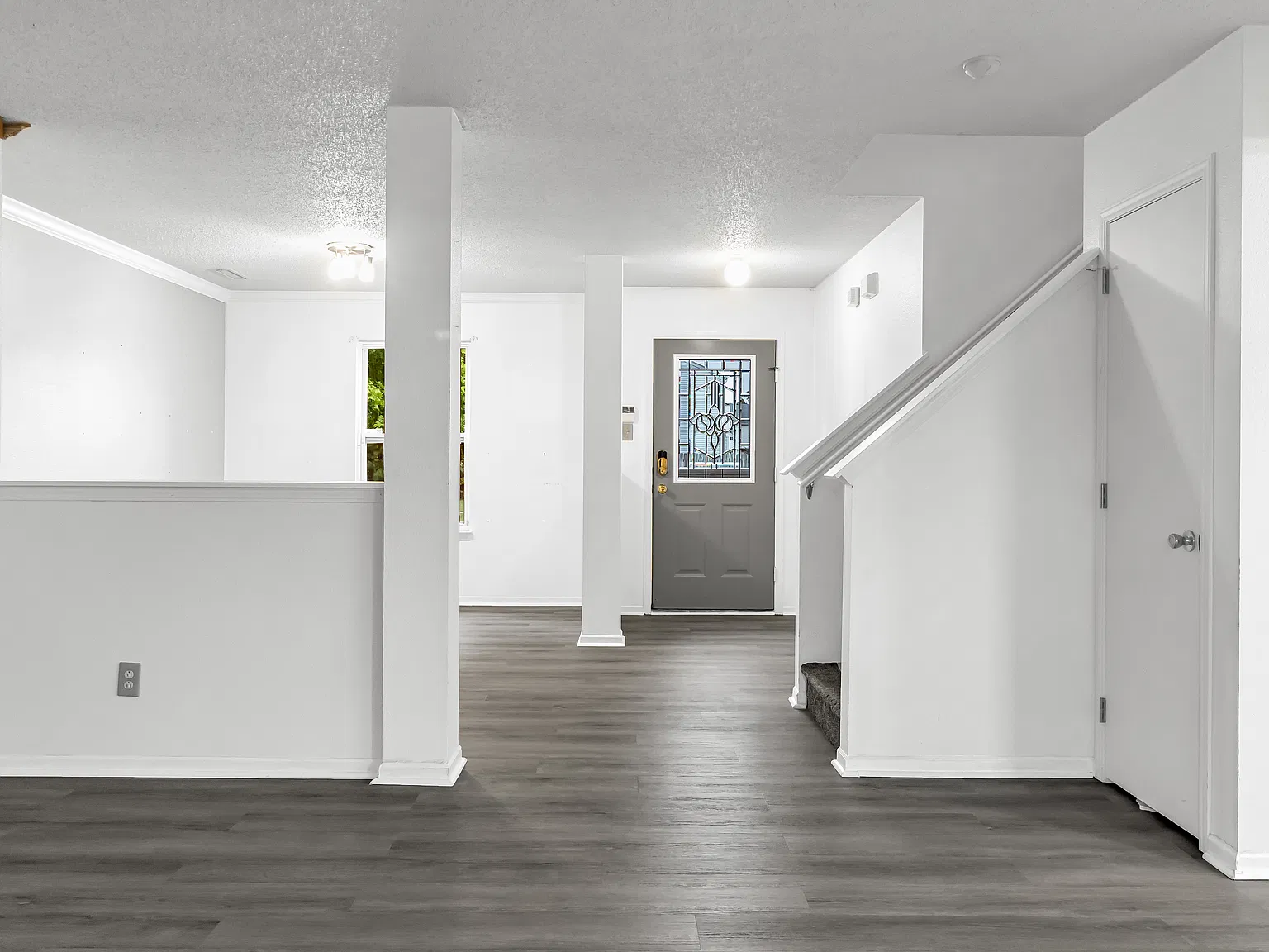 3 bed, 2036 sqft, $2,400 — Photo 3