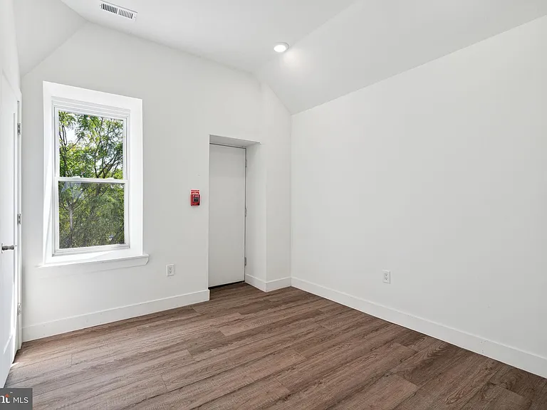 5164 Ridge Ave #3 — Photo 12