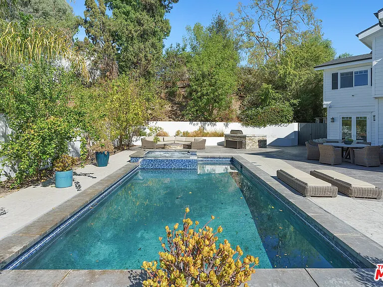 19633 Wells Dr — Photo 30