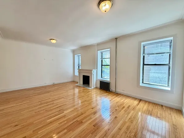 251 West 81st Street image 2 of 11