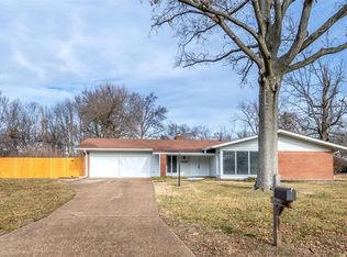 12709 Westport Dr, Saint Louis, MO