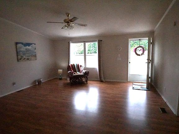 3rd image of 4550 Lee Cline Rd