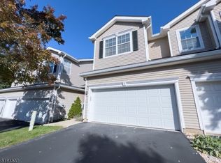 5 Cedar Ct, Clinton, NJ 08809