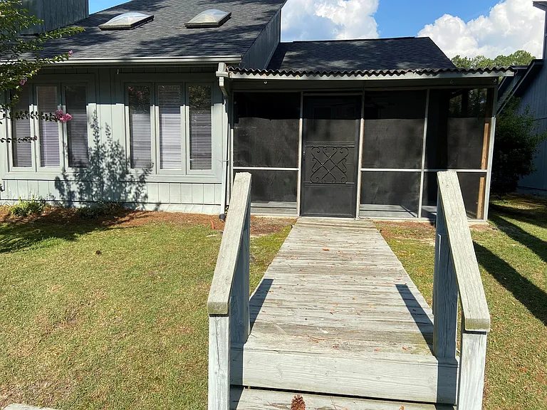 Screened in porch