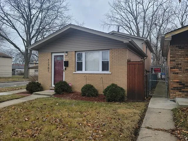 11701 S Racine Ave photo 1