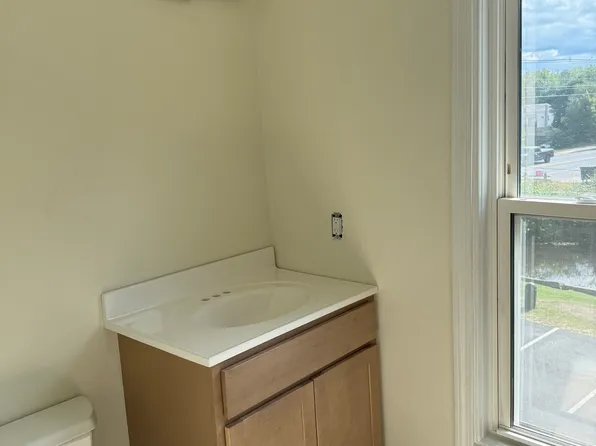22 Elm St #3, North Berwick, ME 03906