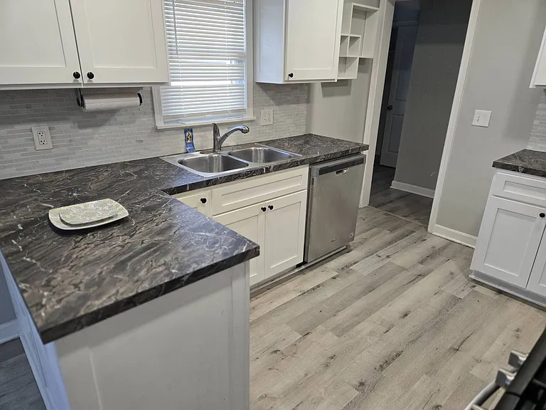 2723 Priscilla Ave — Photo 6