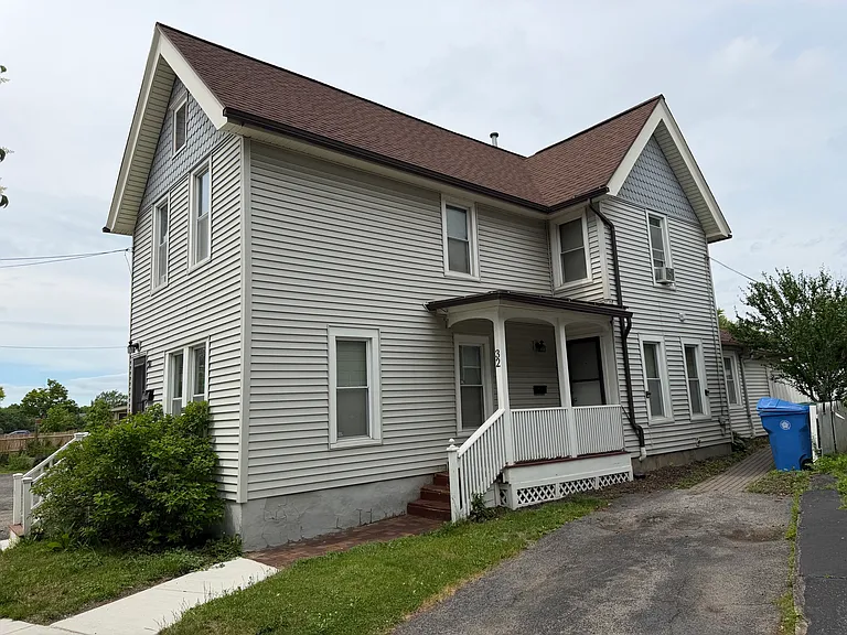 32 Hamilton St #1 — Photo 2