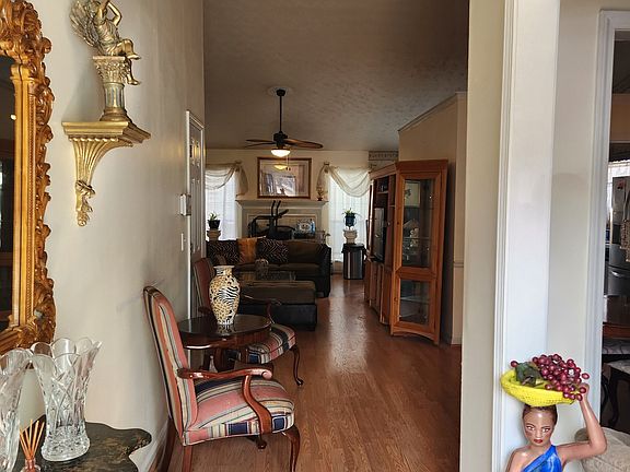 3rd image of 8440 Cedar Creek Rdg