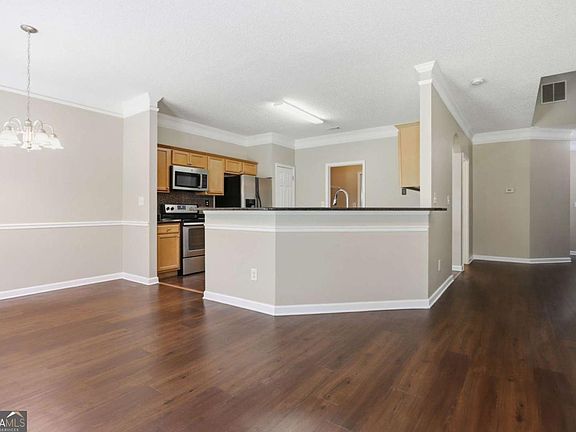5th image of 228 Polo Ln