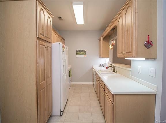 5th image of 1508 Forest Park Dr