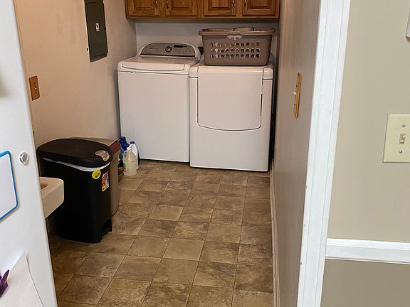 5th image of 207 Papago Trl