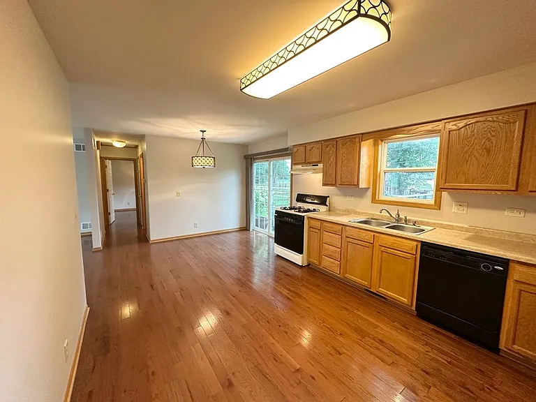 7103 Hiawatha Dr — Photo 3
