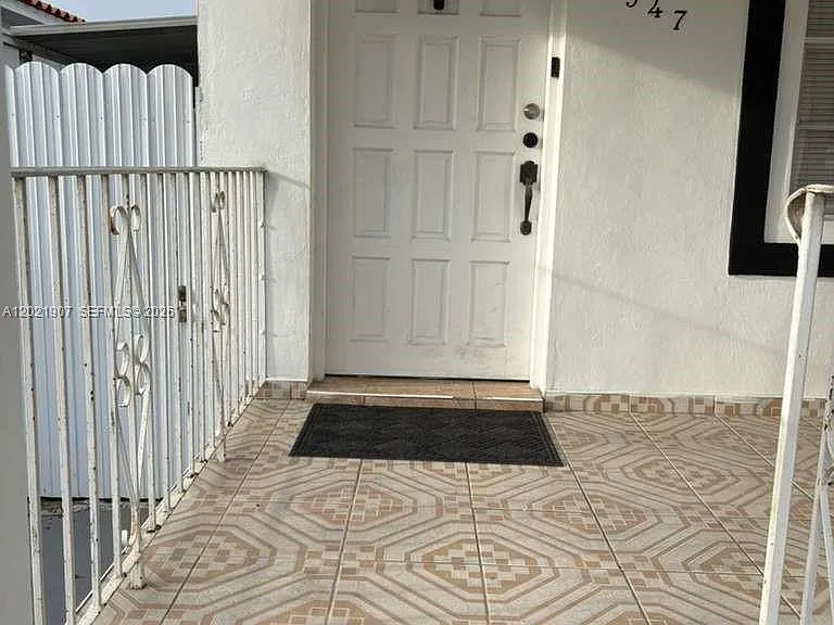 1947 NW 33rd St #1 — Photo 3