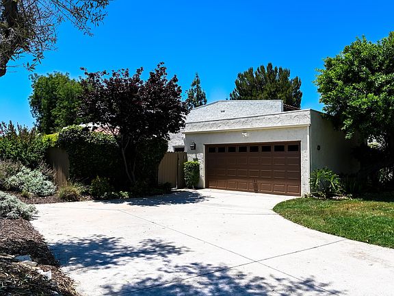 4th image of 612 Knollview Ln
