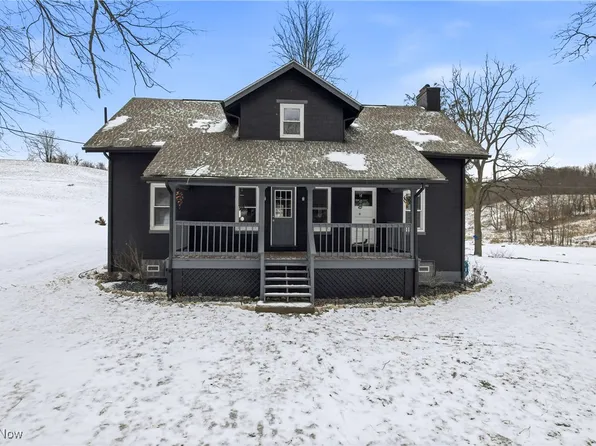 1032 Hartwood Rd NW, Magnolia, OH 44643