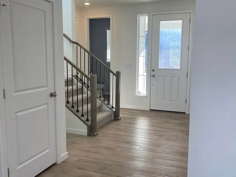 1159 E Hopkins Dr — Photo 5