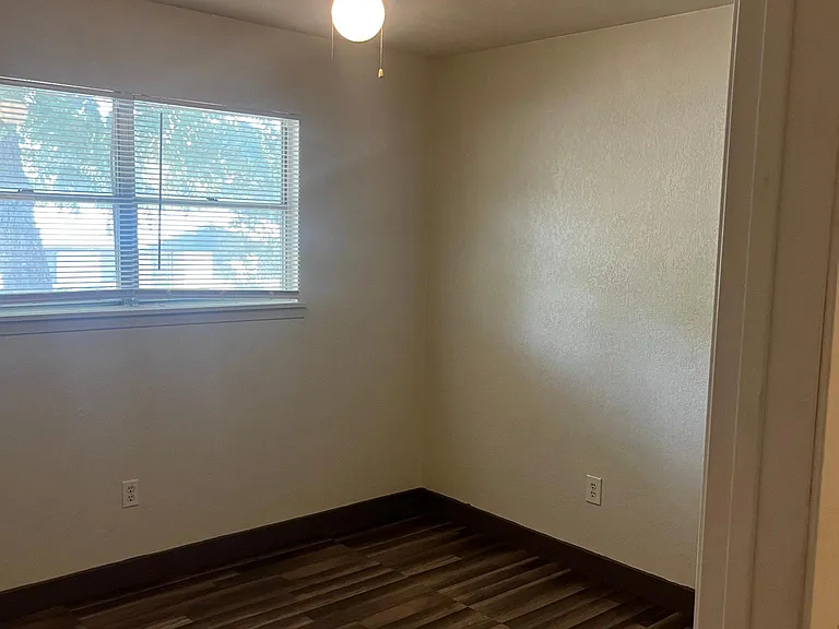 2109 Terrace Dr — Photo 9