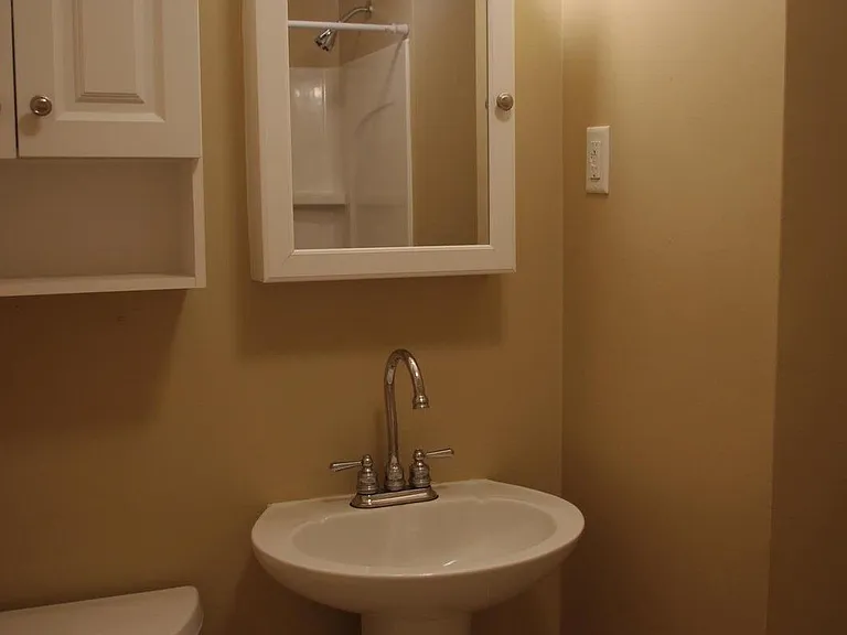 156 Lafayette Cir — Photo 8