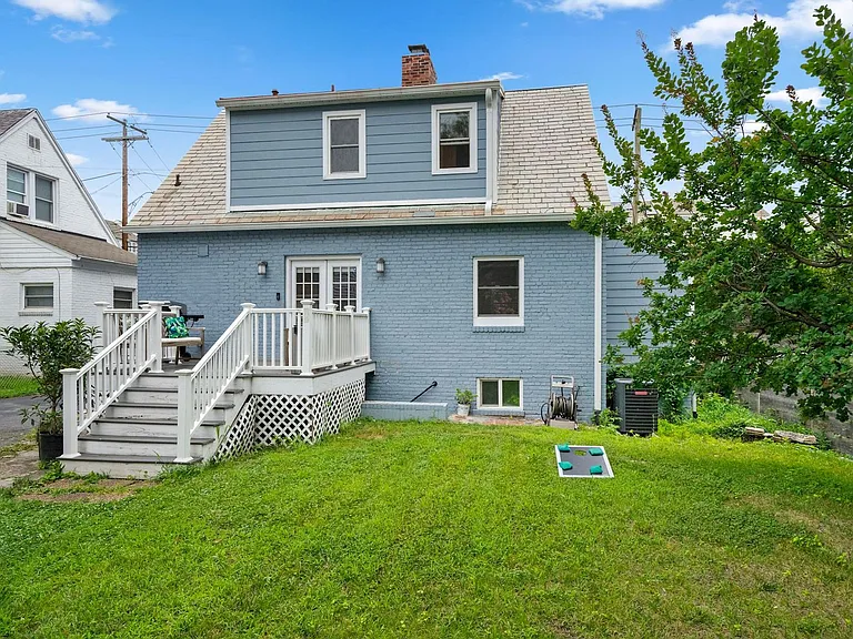 2410 S Dakota Ave NE — Photo 48