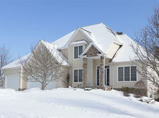 1229 Silver Dr, Erie, PA 16509