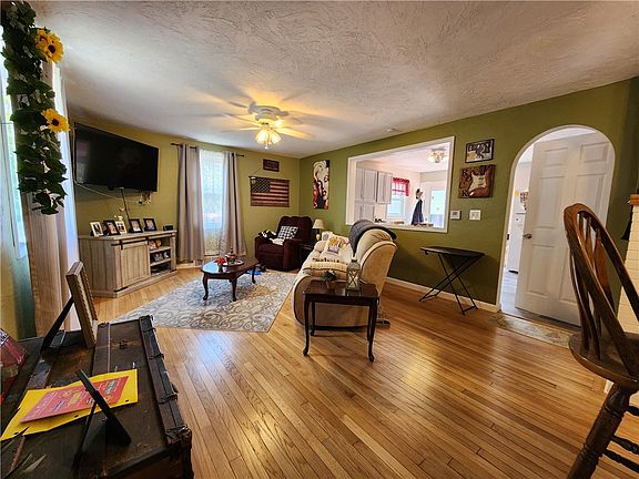 2nd image of 1142 Villa Sites Ave