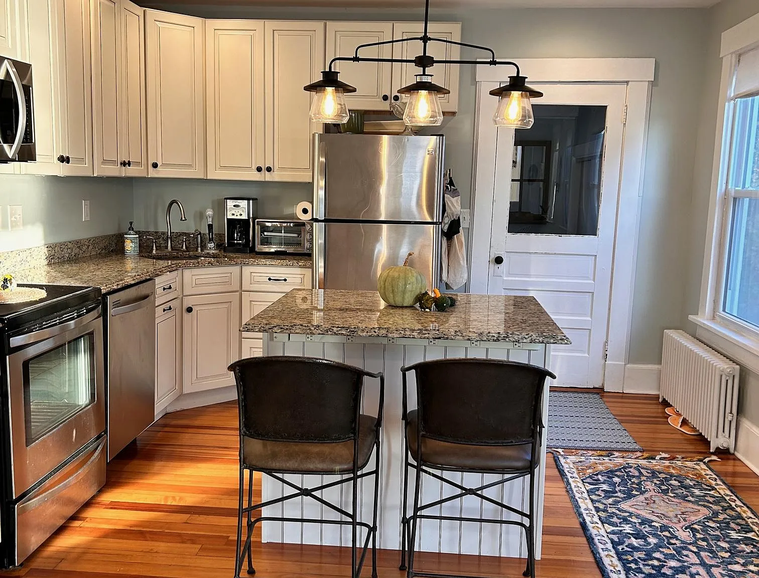 3 bed, 2638 sqft, $2,450 — Photo 3