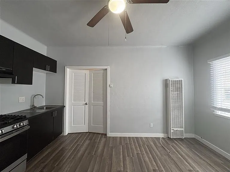 1000 Redondo Ave — Photo 4
