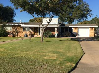 306 Western St, Claude, TX 79019
