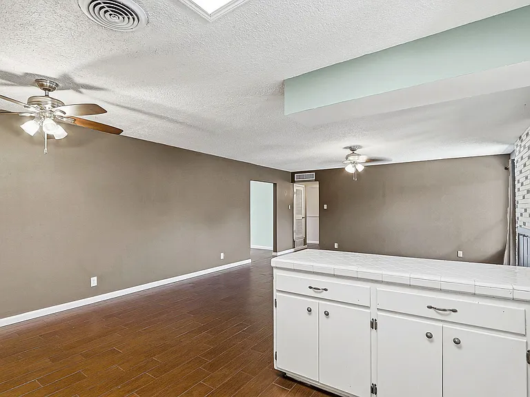 8700 Cielo Vista Dr — Photo 14