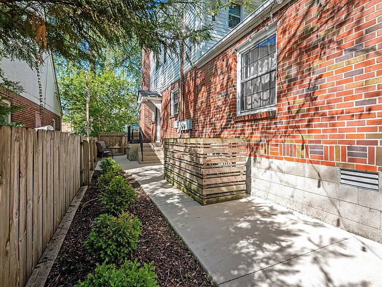1022 Granada Ave #B — Photo 2